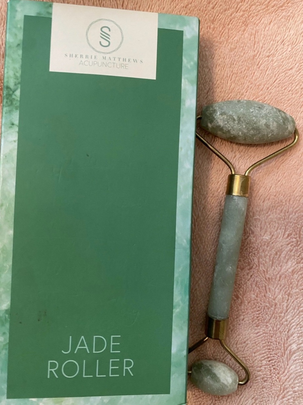 Jade Facial Roller - Green Dual-Ended Facial Acupuncture Massage Tool